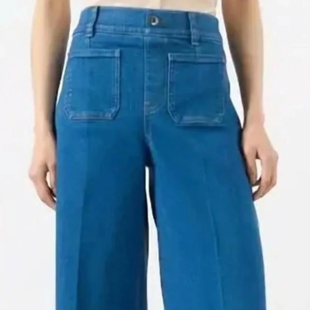 NWT SPANX Women’s Wide Leg Cropped Denim Jeans Small S Washed Blue - Picture 4 of 12